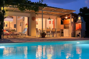 Villa Zorba plus its pavilion infinity pool beautiful sea view